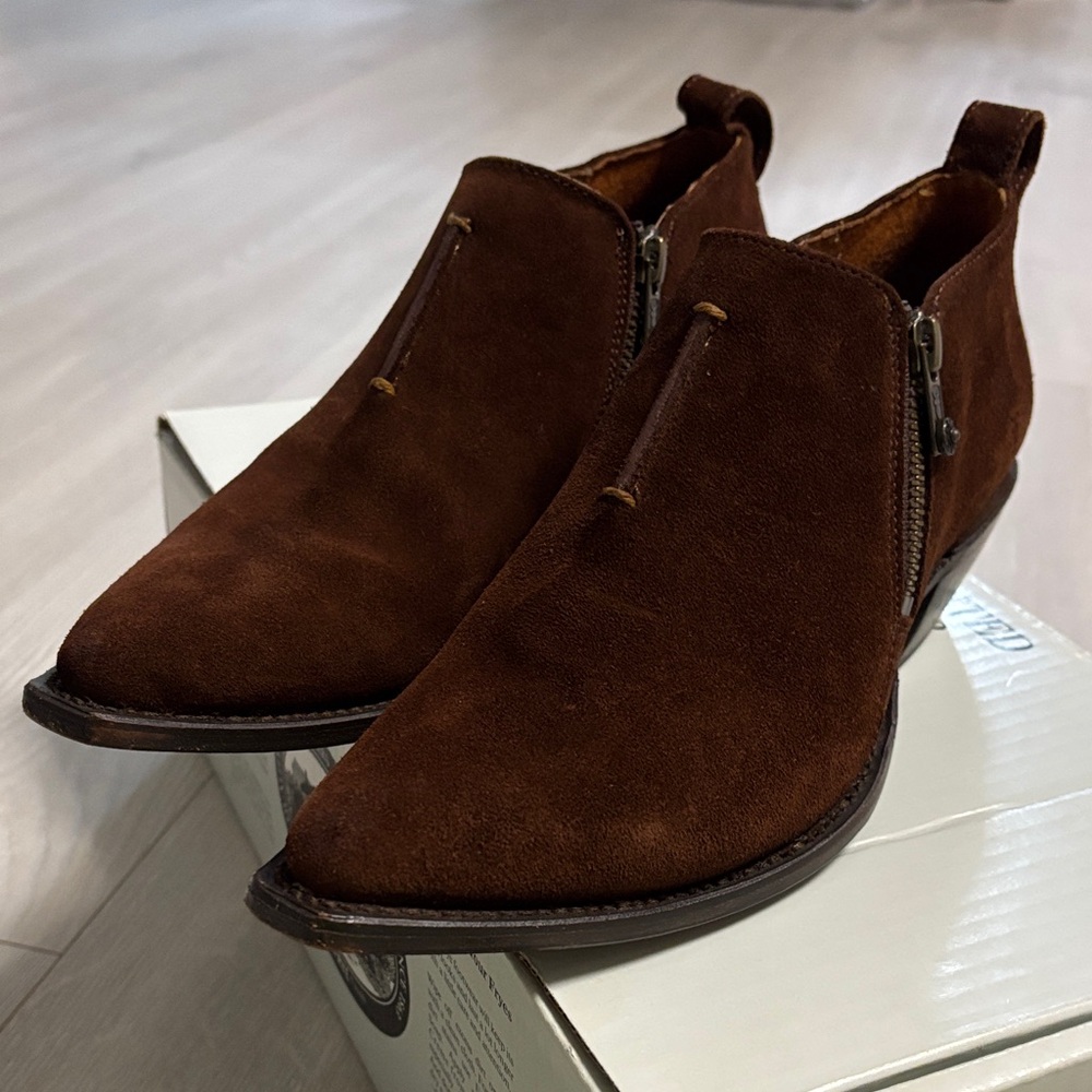 Womens 8 Frye Sacha Moto Shootie Suede Ankle Booties Boots